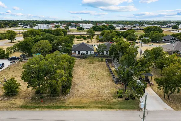 205 Garfield ST, Mcgregor, TX 76657