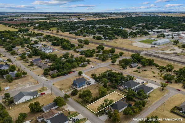 205 Garfield ST, Mcgregor, TX 76657