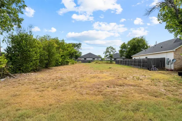 205 Garfield ST, Mcgregor, TX 76657