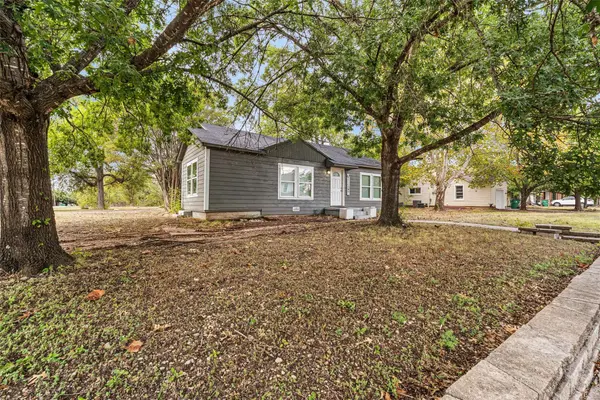 1401 Texas AVE, Mart, TX 76664