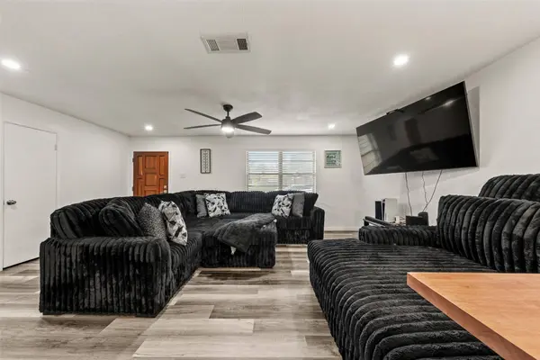 6313 May DR, Waco, TX 76710