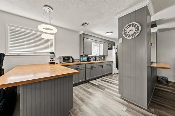 6313 May DR, Waco, TX 76710