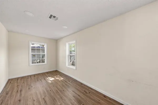 1126 W 7th ST, Mcgregor, TX 76657