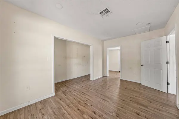 1126 W 7th ST, Mcgregor, TX 76657