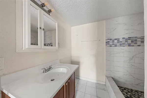 1126 W 7th ST, Mcgregor, TX 76657