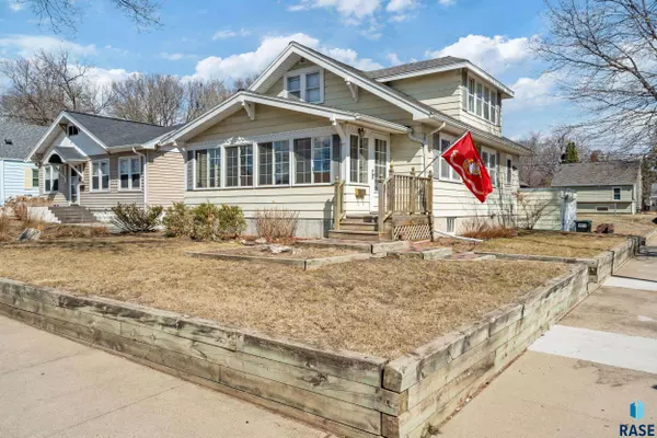 2030 S Dakota Ave, Sioux Falls, SD 57105-2918