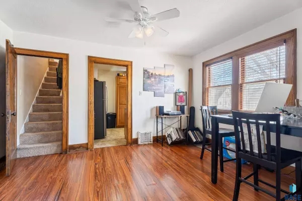 2030 S Dakota Ave, Sioux Falls, SD 57105-2918