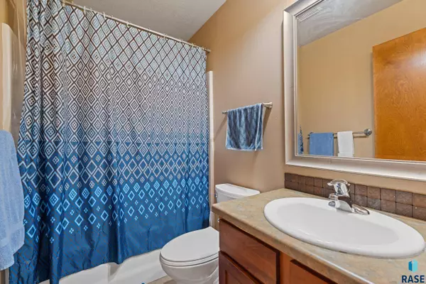 7005 W 65th St, Sioux Falls, SD 57106