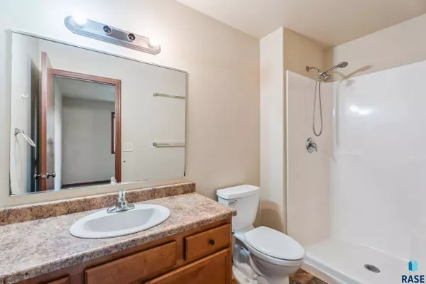 605 N Daisy Ave, Sioux Falls, SD 57107