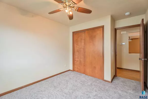 605 N Daisy Ave, Sioux Falls, SD 57107