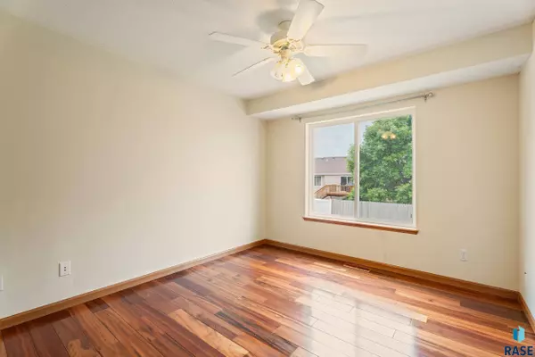 7409 W 51st St, Sioux Falls, SD 57106