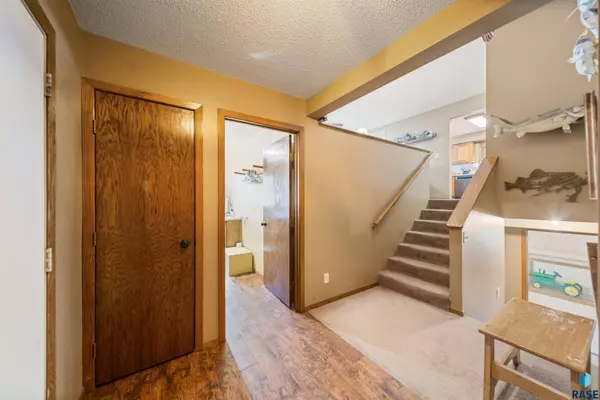 27053 S Tallgrass Ave, Sioux Falls, SD 57108