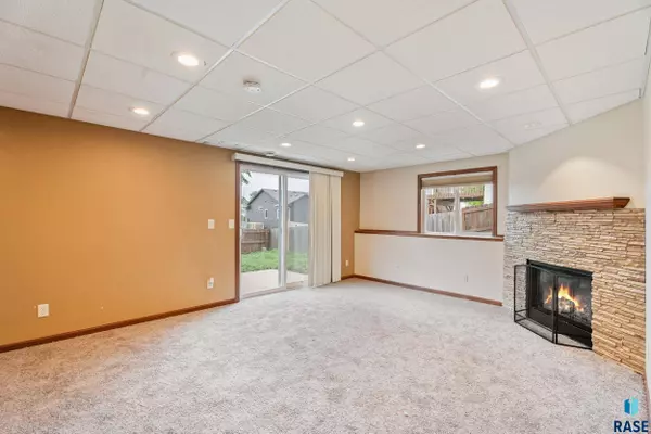 605 N Daisy Ave, Sioux Falls, SD 57107