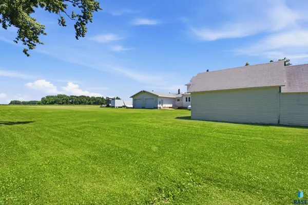 400 2ND St S, Brandt, SD 57218