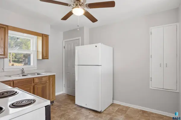 712 S Jessica Ave Ave, Sioux Falls, SD 57103