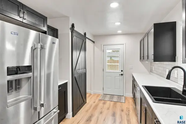 351 Poplar St, Scotland, SD 57059