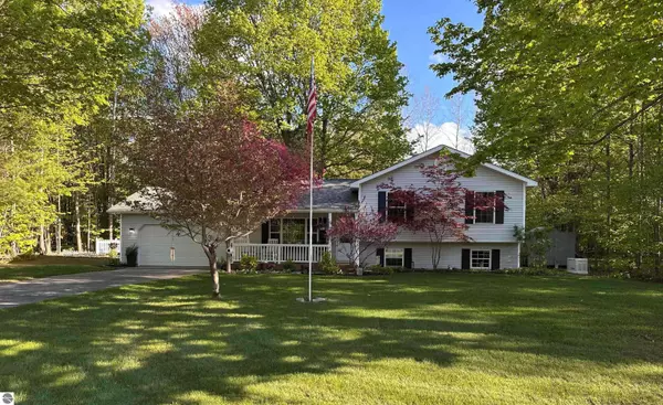 2392 Holland Circle, Traverse City, MI 49685