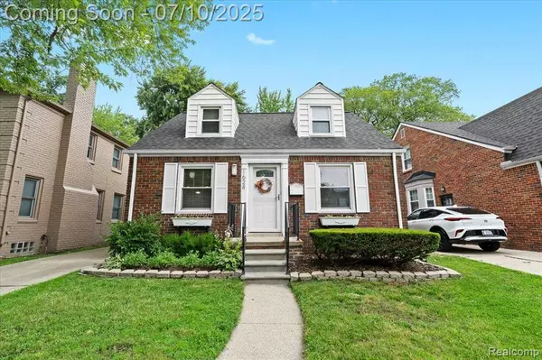 1624 Hampton Road, Grosse Pointe Woods, MI 48236