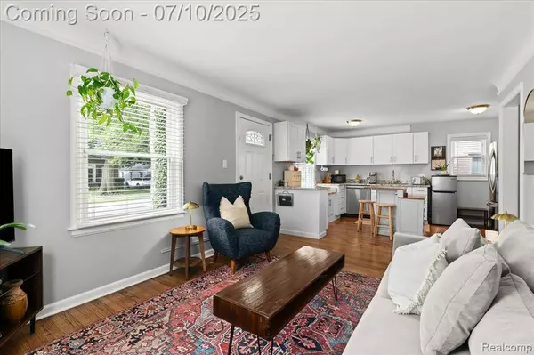 1624 Hampton Road, Grosse Pointe Woods, MI 48236