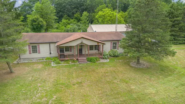 4625 N Hemlock Road, Hemlock, MI 48626