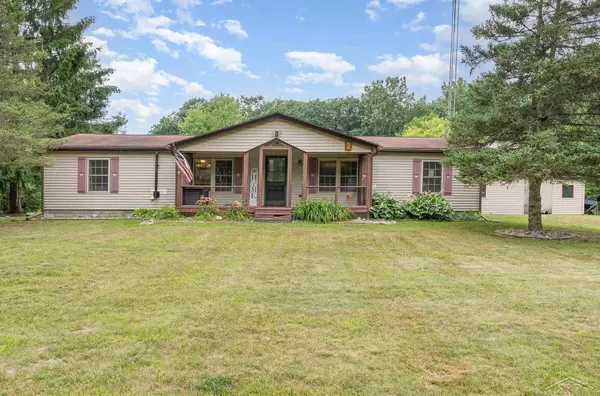 4625 N Hemlock Road, Hemlock, MI 48626