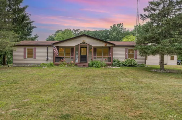 4625 N Hemlock Road, Hemlock, MI 48626