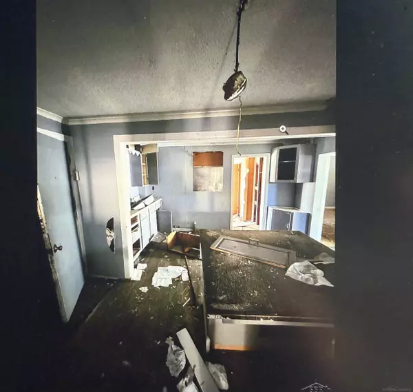 2126 Maplewood Street, Saginaw, MI 48601