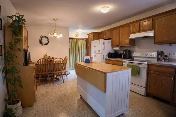 375 Pine River RD, Effingham, NH 03882