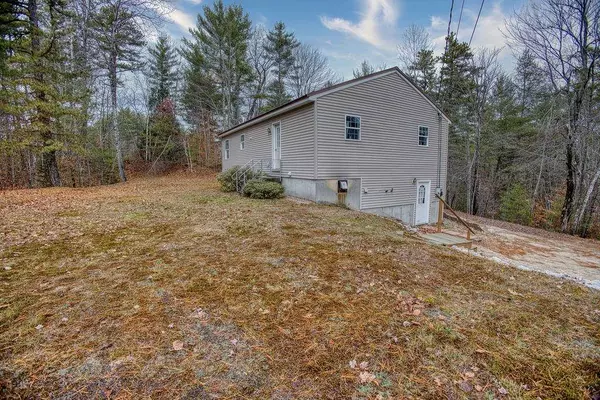 375 Pine River RD, Effingham, NH 03882
