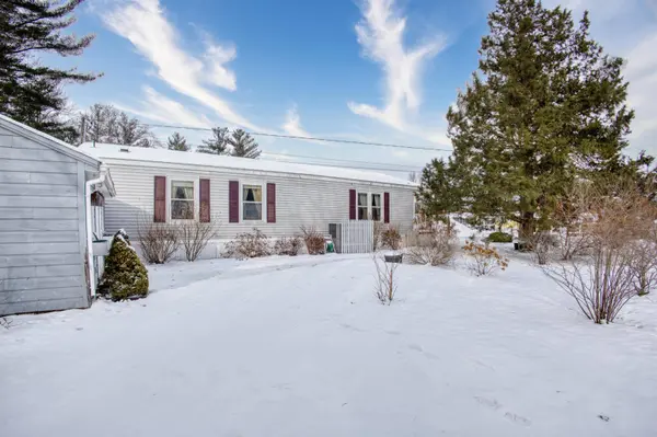 2 Sherwood LN, Merrimack, NH 03054
