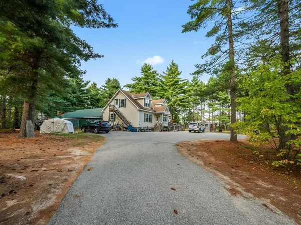 101 Ossipee Lake RD, Tamworth, NH 03886