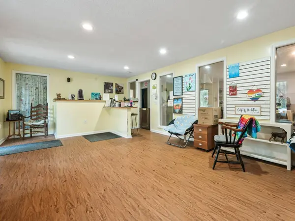 101 Ossipee Lake RD, Tamworth, NH 03886