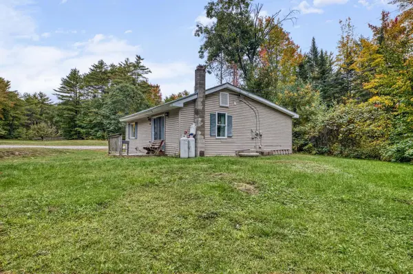 24 Stevens RD, Effingham, NH 03882