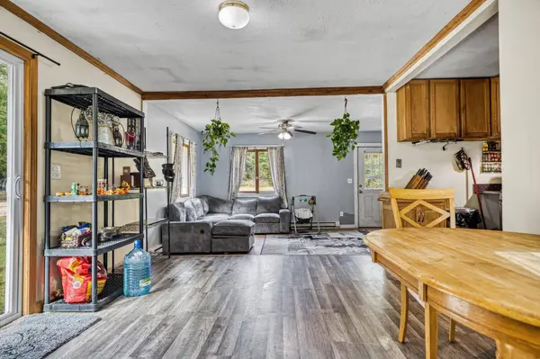 24 Stevens RD, Effingham, NH 03882