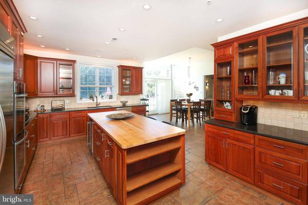 300 BROOKSIDE CT, Chalfont, PA 18914