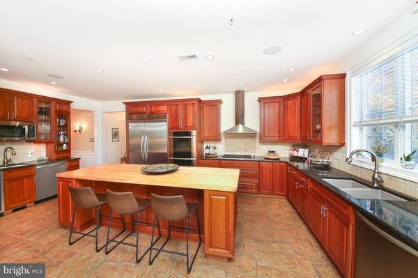 300 BROOKSIDE CT, Chalfont, PA 18914