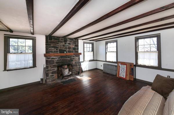 1190 N EASTON RD, Doylestown, PA 18902