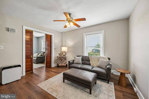 56 E FAIRVIEW AVE, Sellersville, PA 18960