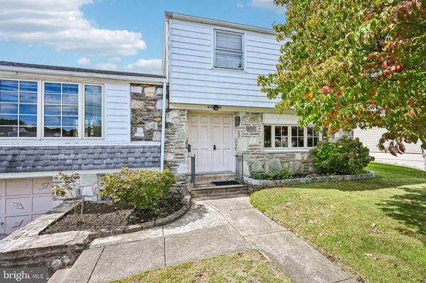 1008 RENNARD ST, Philadelphia, PA 19116
