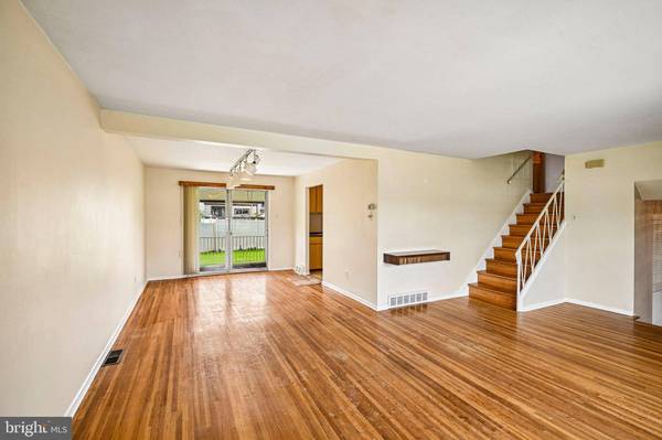 1008 RENNARD ST, Philadelphia, PA 19116