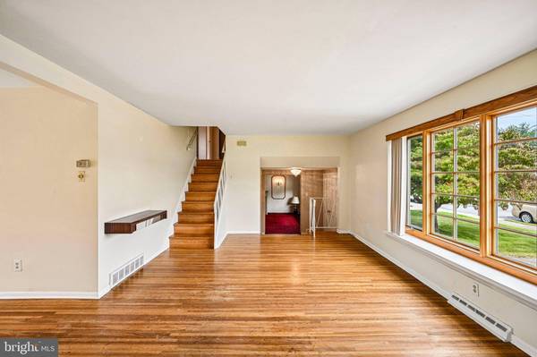1008 RENNARD ST, Philadelphia, PA 19116