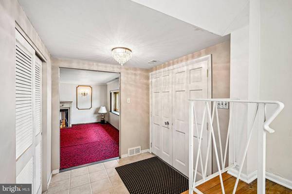 1008 RENNARD ST, Philadelphia, PA 19116