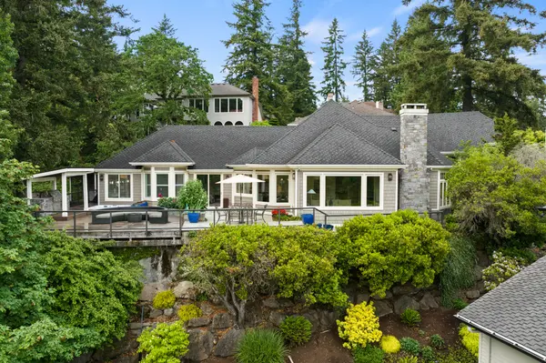 1600 View Lake Ct, Lake Oswego, OR 97034-3726