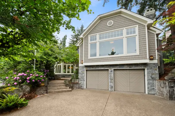 1600 View Lake Ct, Lake Oswego, OR 97034-3726