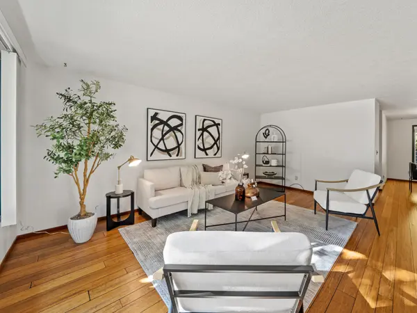 4724 Lamont Ct, Lake Oswego, OR 97035-5420