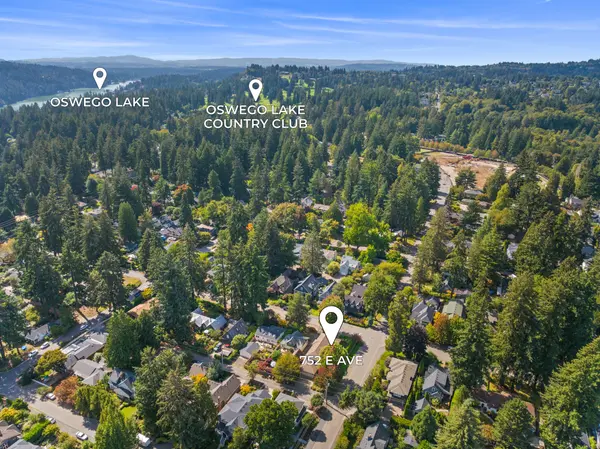 752 E Ave, Lake Oswego, OR 97034-2247