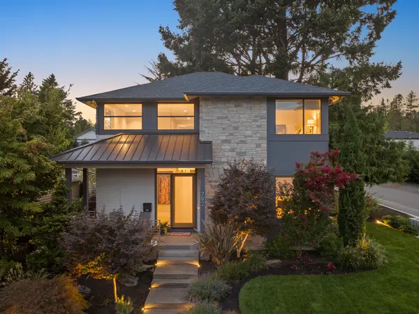 792 2nd St, Lake Oswego, OR 97034-2344