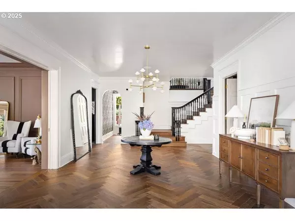 11175 S RIVERWOOD RD, Portland, OR 97219