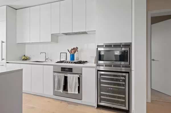 1150 NW Quimby St #1712, Portland, OR 97209-2485