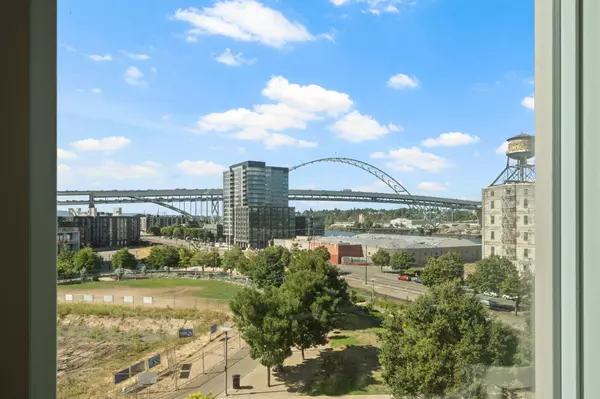 949 NW Overton St #608, Portland, OR 97209-3198